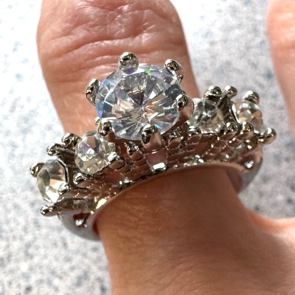 rhinestone bling statement ring Sz 6 NWOT diamonds silver princess wedding cz - Picture 1 of 17